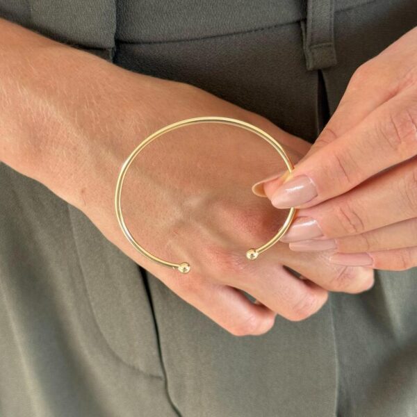 Bracelete liso e ponta de bolinha - Imagem 2