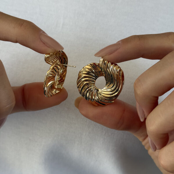 Brinco caracol dourado - Imagem 5