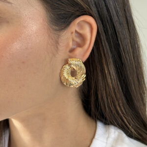 Brinco caracol dourado