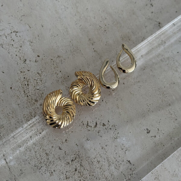 Brinco caracol dourado - Imagem 4