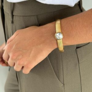 Bracelete com frisos e pedra