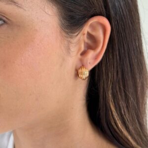 Argola dourado com frisos