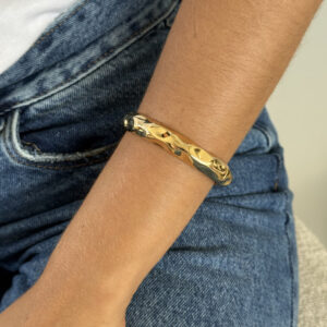 Bracelete textura orgânica dourado