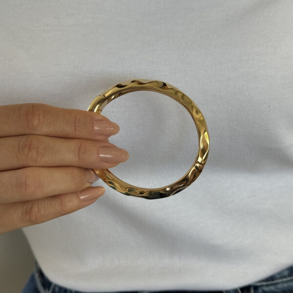 Bracelete textura orgânica dourado - Imagem 4